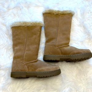 Tan Boots..  Size 9.1/2…